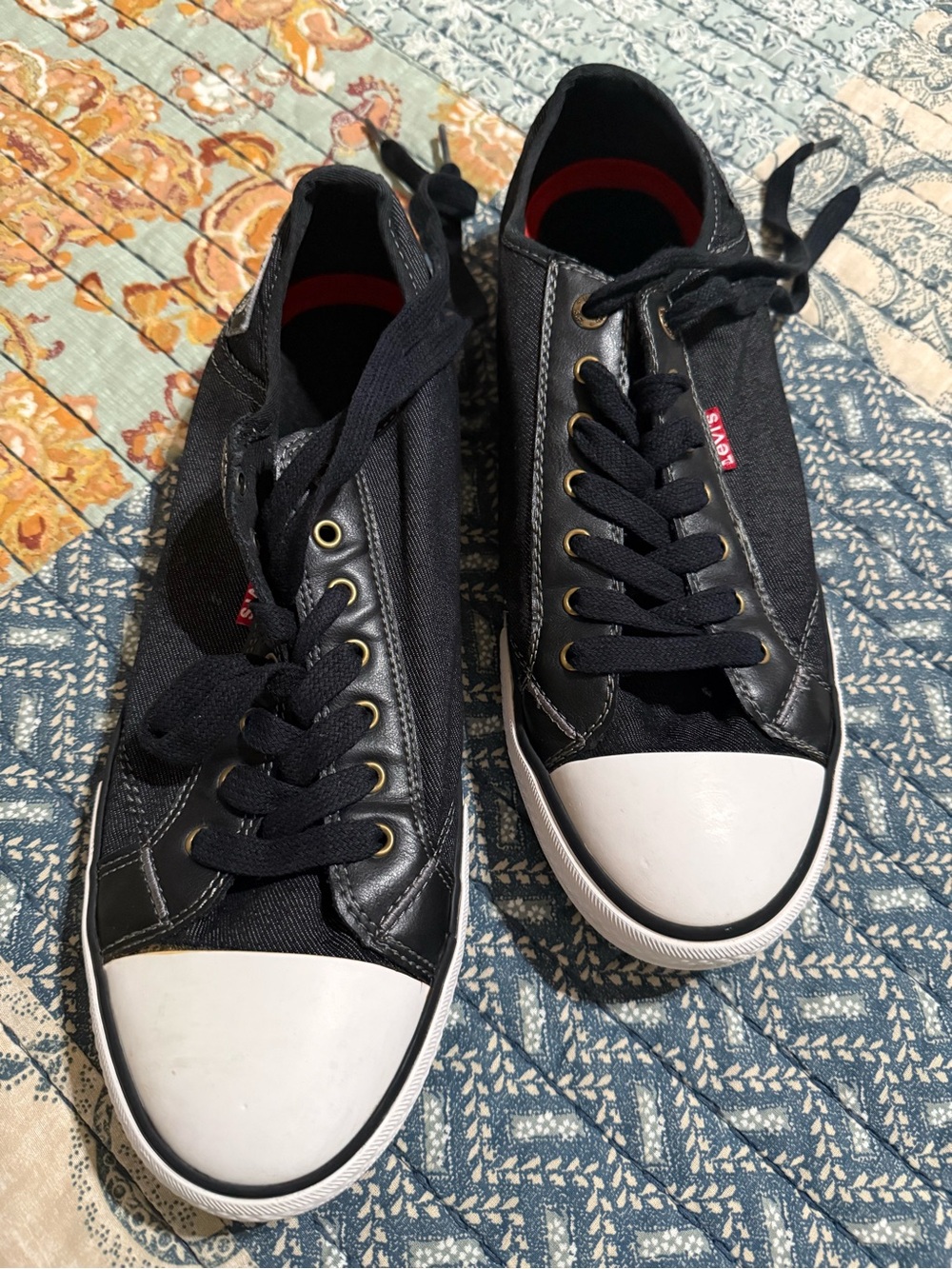 Levi's Men's Black Low-Top Canvas Sneakers